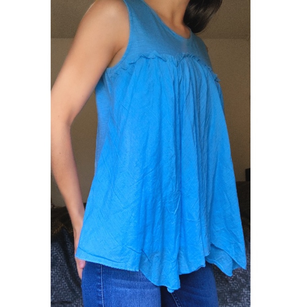 *New* Blue flowy blouse